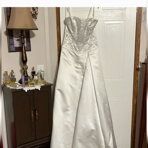 Elegant Ivory Strapless Gown